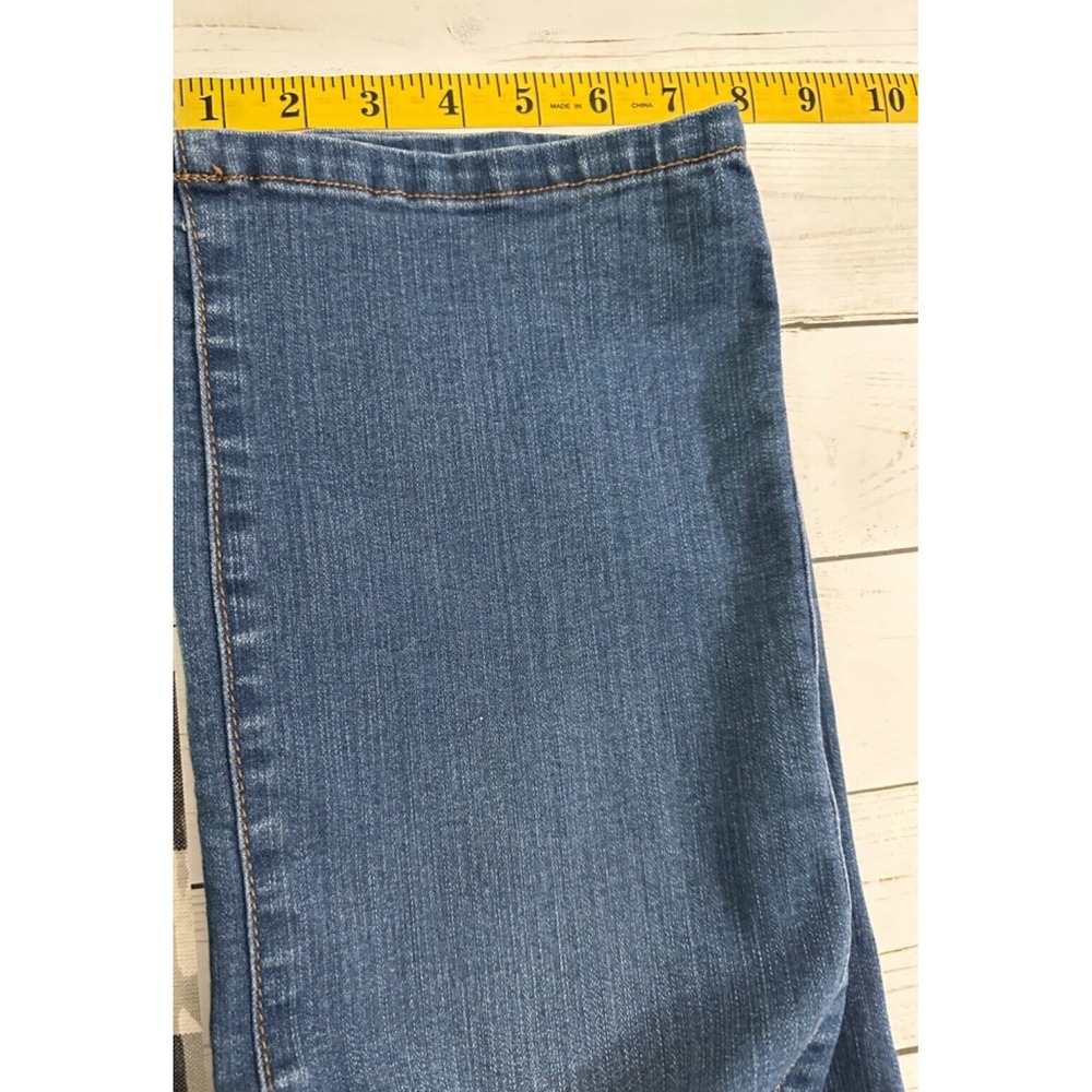 Torrid Stretch Denim Ankle Cropped Medium Wash Jeans Women's Size 16W - Picture 7 of 10